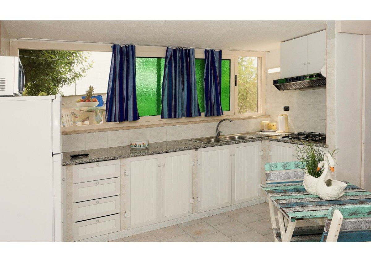 Monolocale con giardino a due passi dal mare