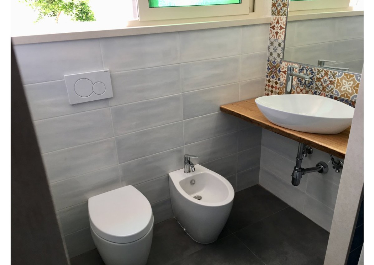 Monolocale con giardino a due passi dal mare