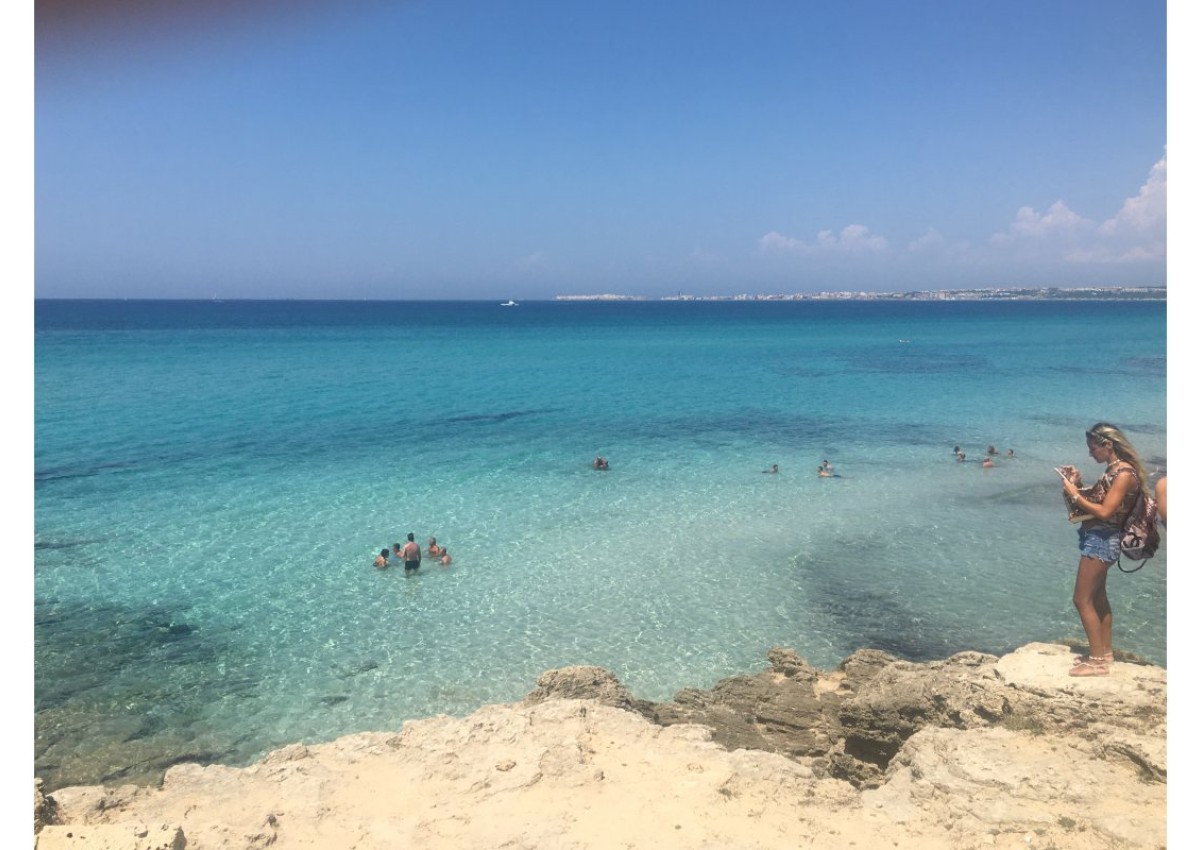 Monolocale con giardino a due passi dal mare