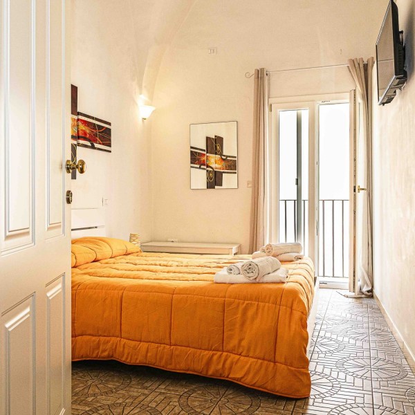 Palazzo Vaglio, camera Arancio matrimoniale  — foto 2