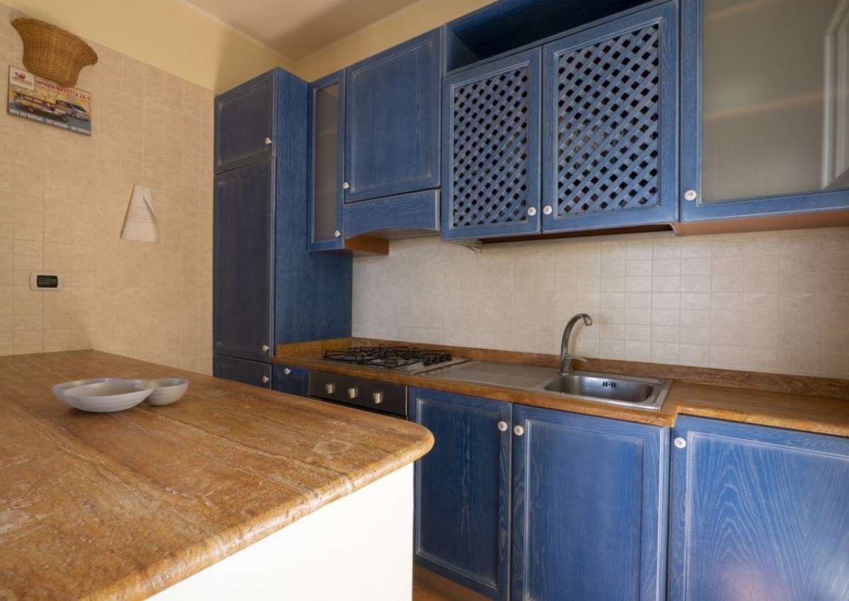 yellow apartment baia verde 