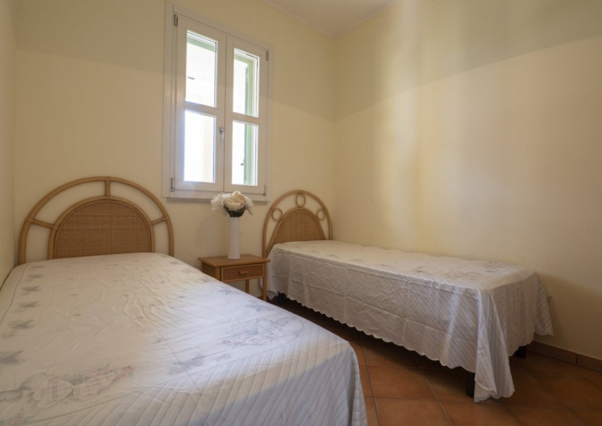 yellow apartment baia verde 