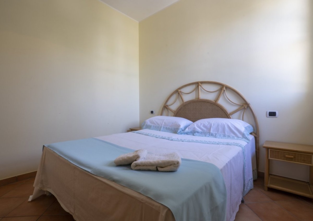 yellow apartment baia verde 