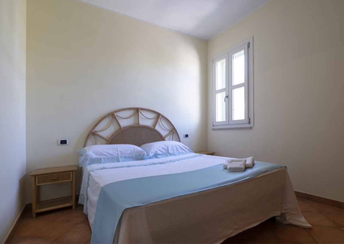 yellow apartment baia verde 