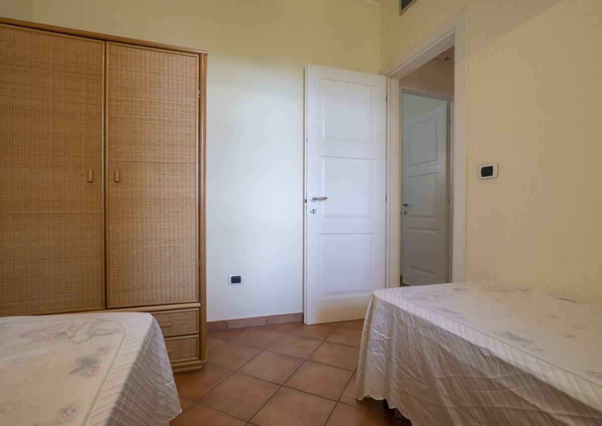 yellow apartment baia verde 