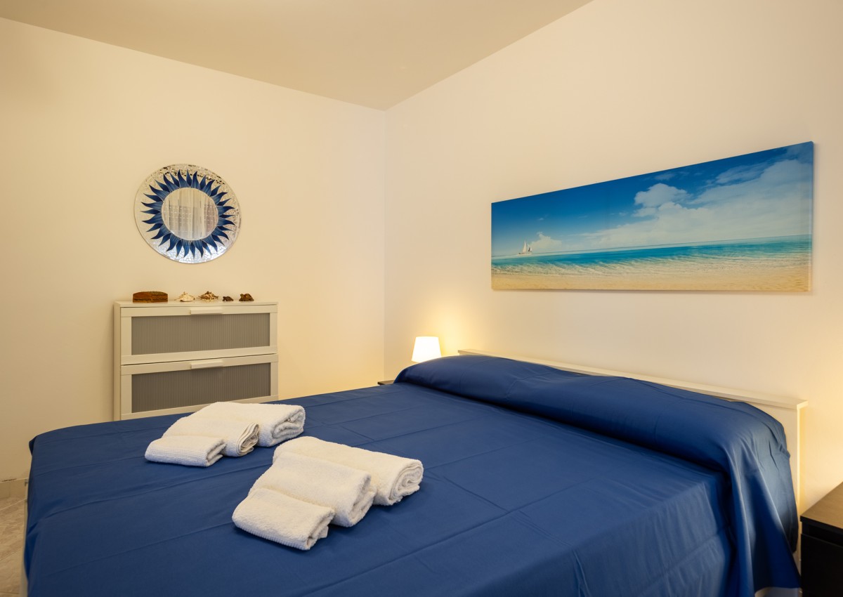 red home fronte mare