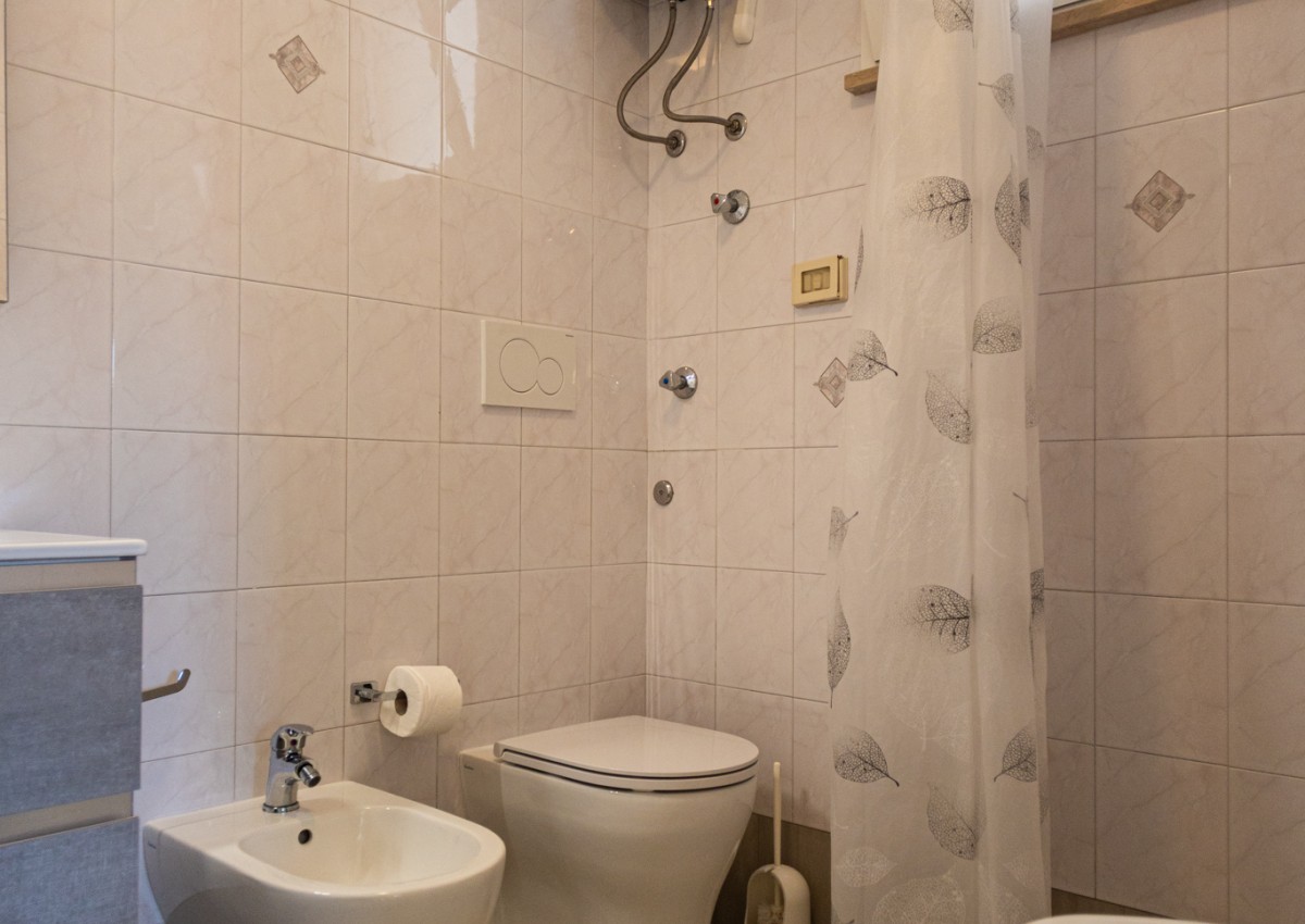 red home fronte mare