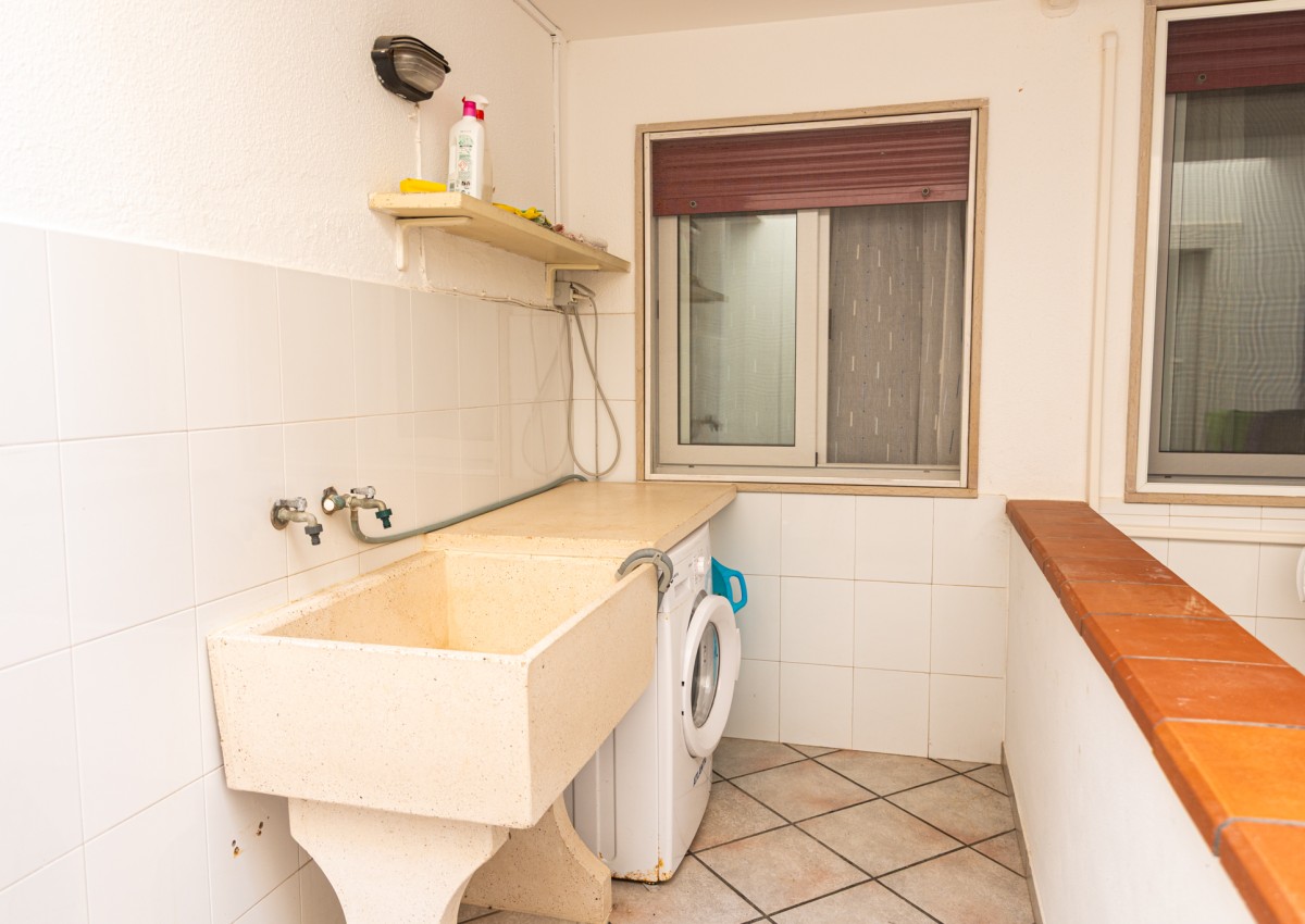 red home fronte mare