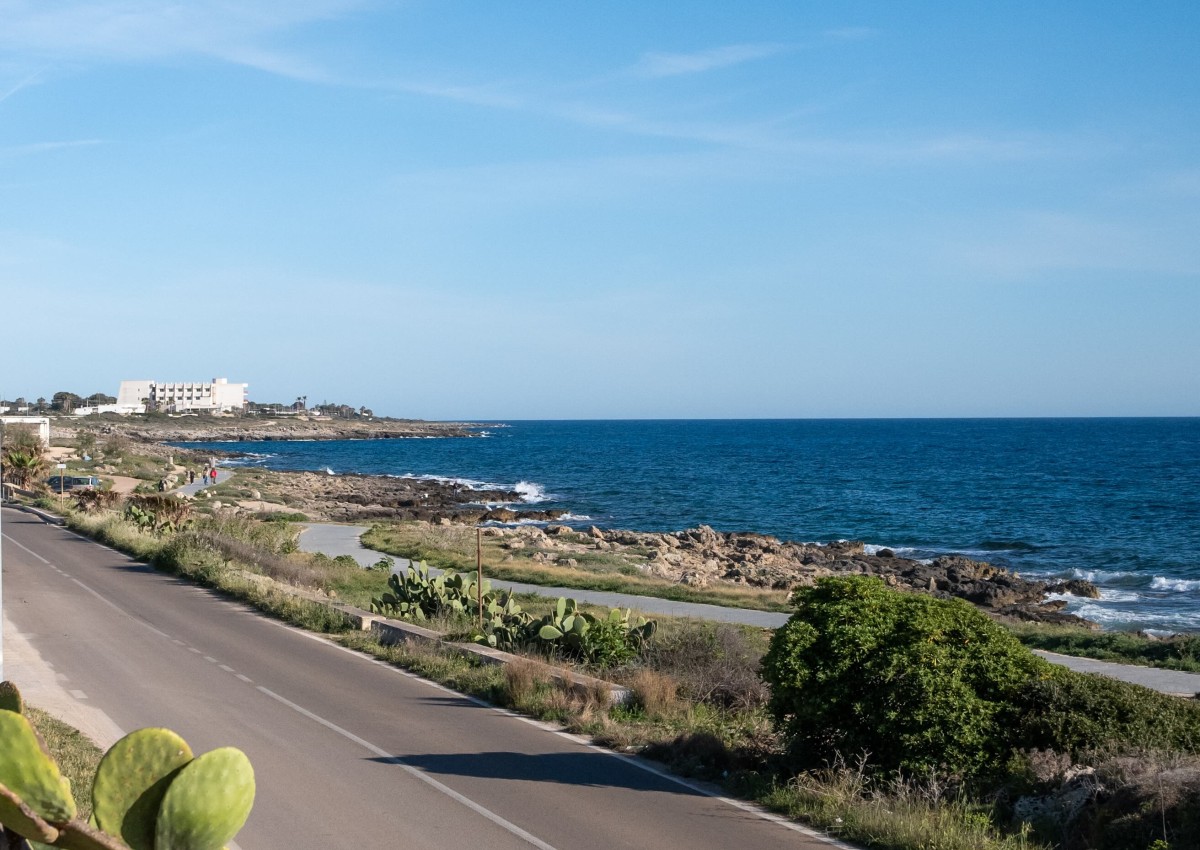 Lucia's home, la passeggiata sul mare